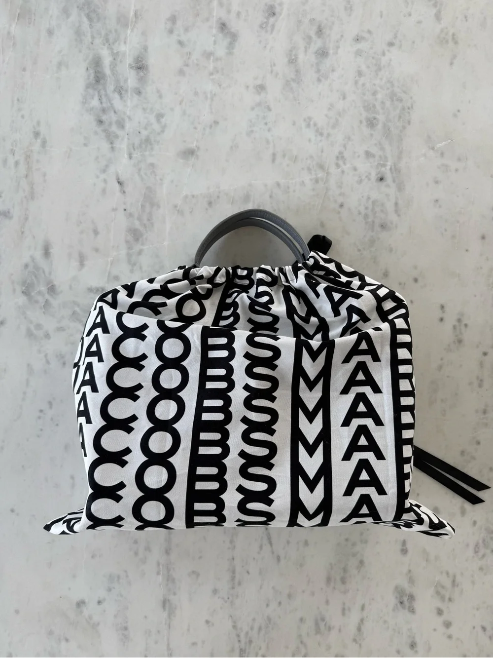 Marc Jacobs The Tote Bag in Gray size medium